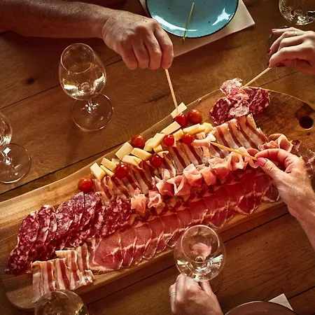 Nastanitev v družini Ferjancic Estate *