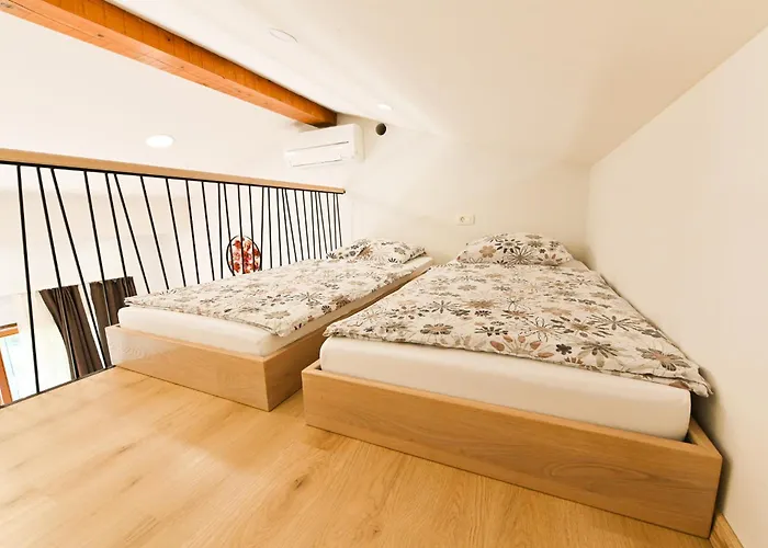 Ferjancic Estate Homestay *